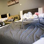 Palazio Apartment Mount Austin By The One