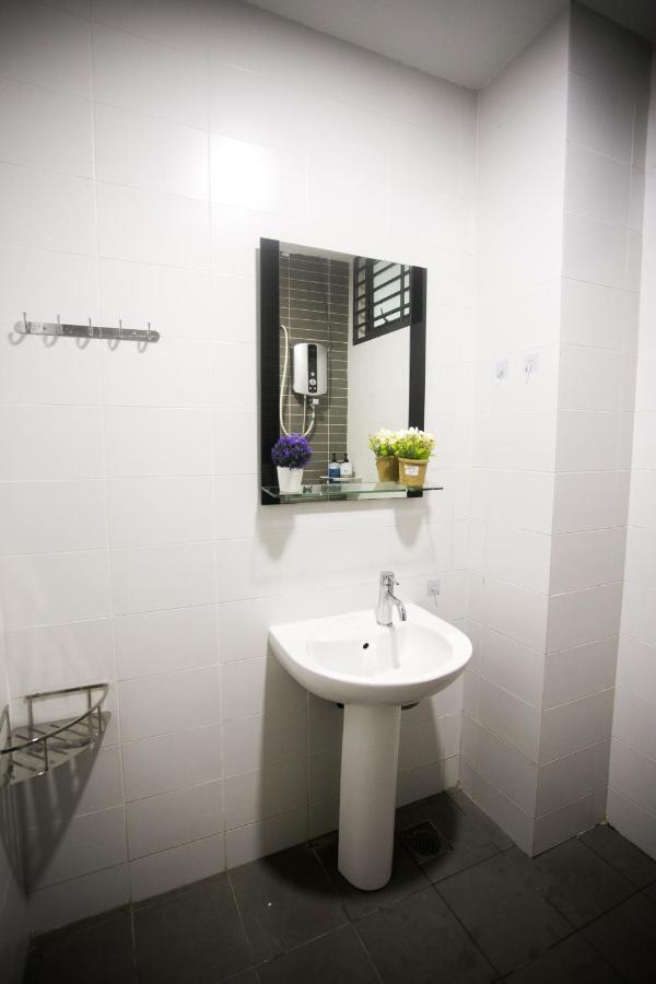 Palazio Mount Austin By The One Apartemen