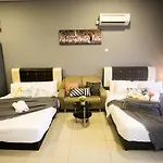Palazio Apartment Mount Austin By The One