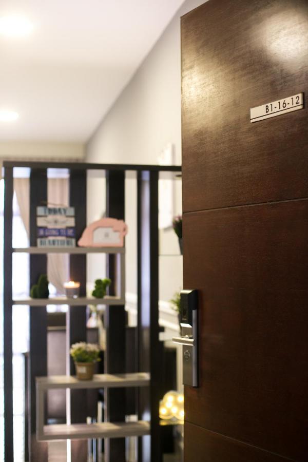 Apartment Palazio Mount Austin By The One